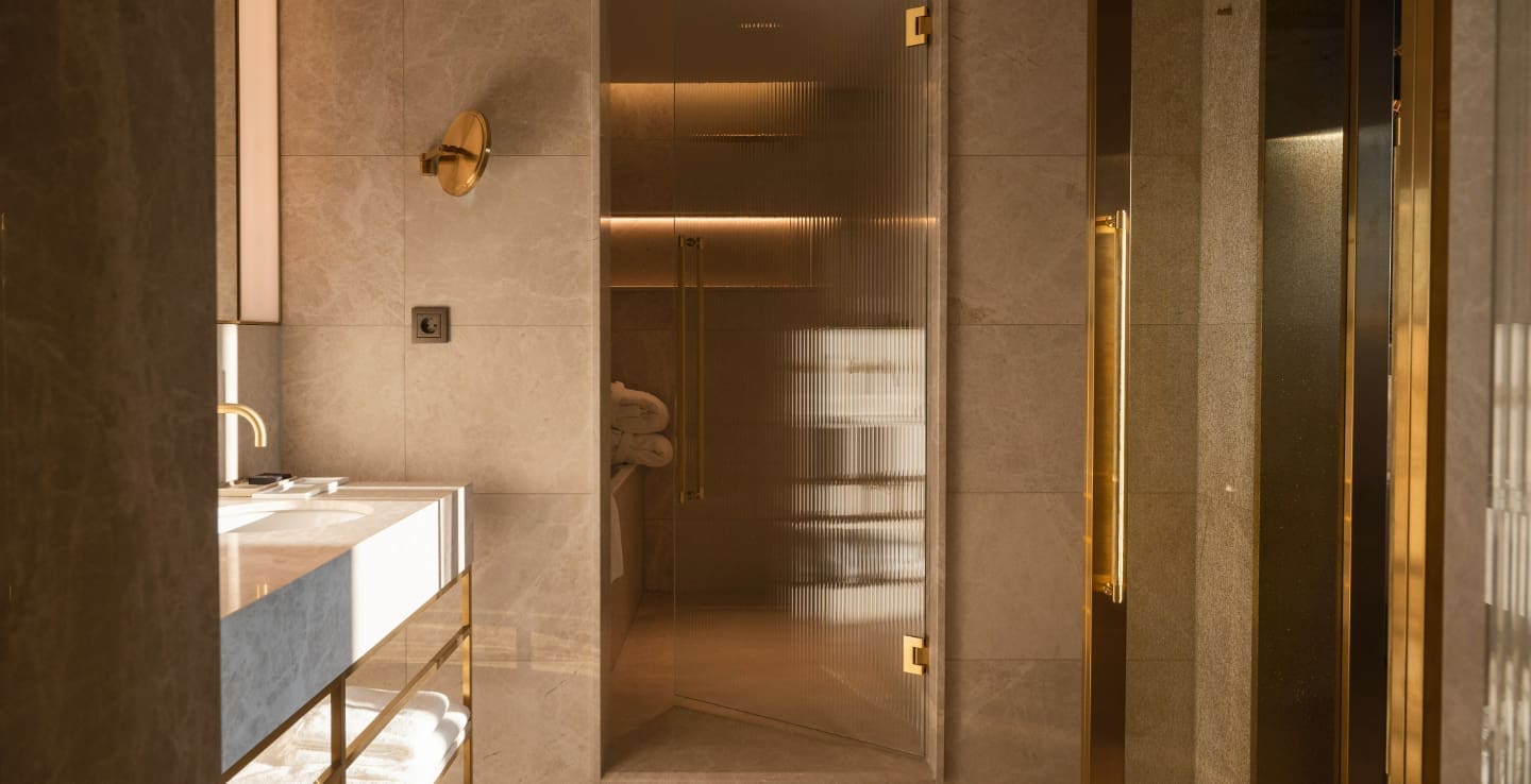 almanac palais vienna - bathroom - 1440 x 738px (4)