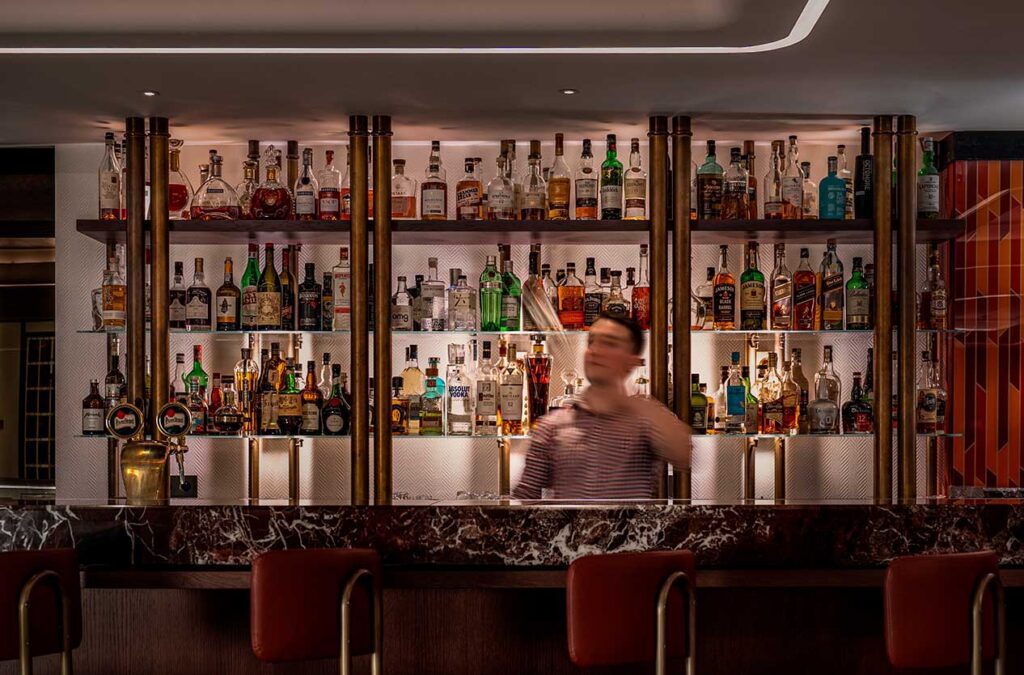 Almanac_Brand_F&B_Prague-Bar_390x592