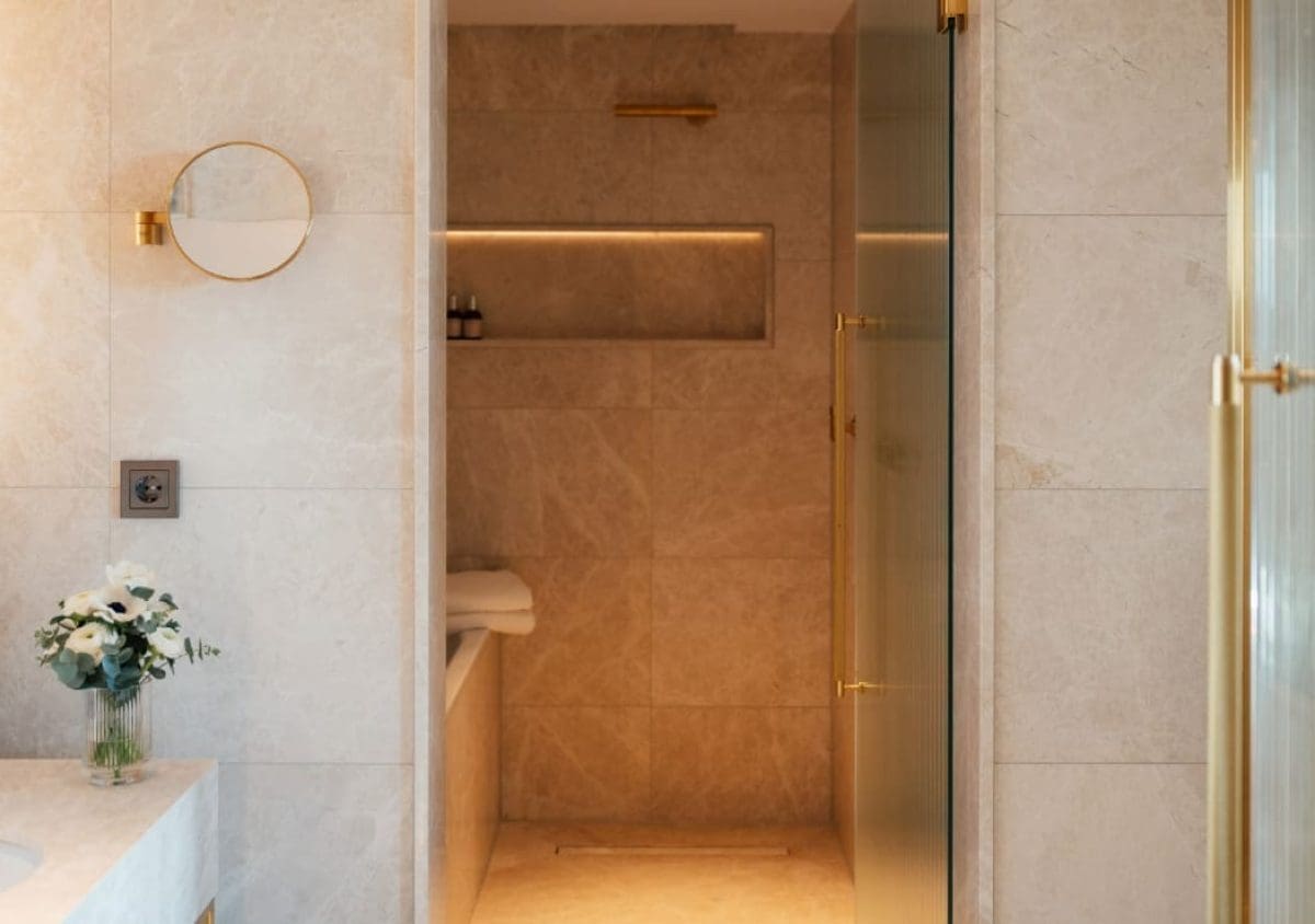 almanac palais vienna - bathroom - 1440 x 738px (2)