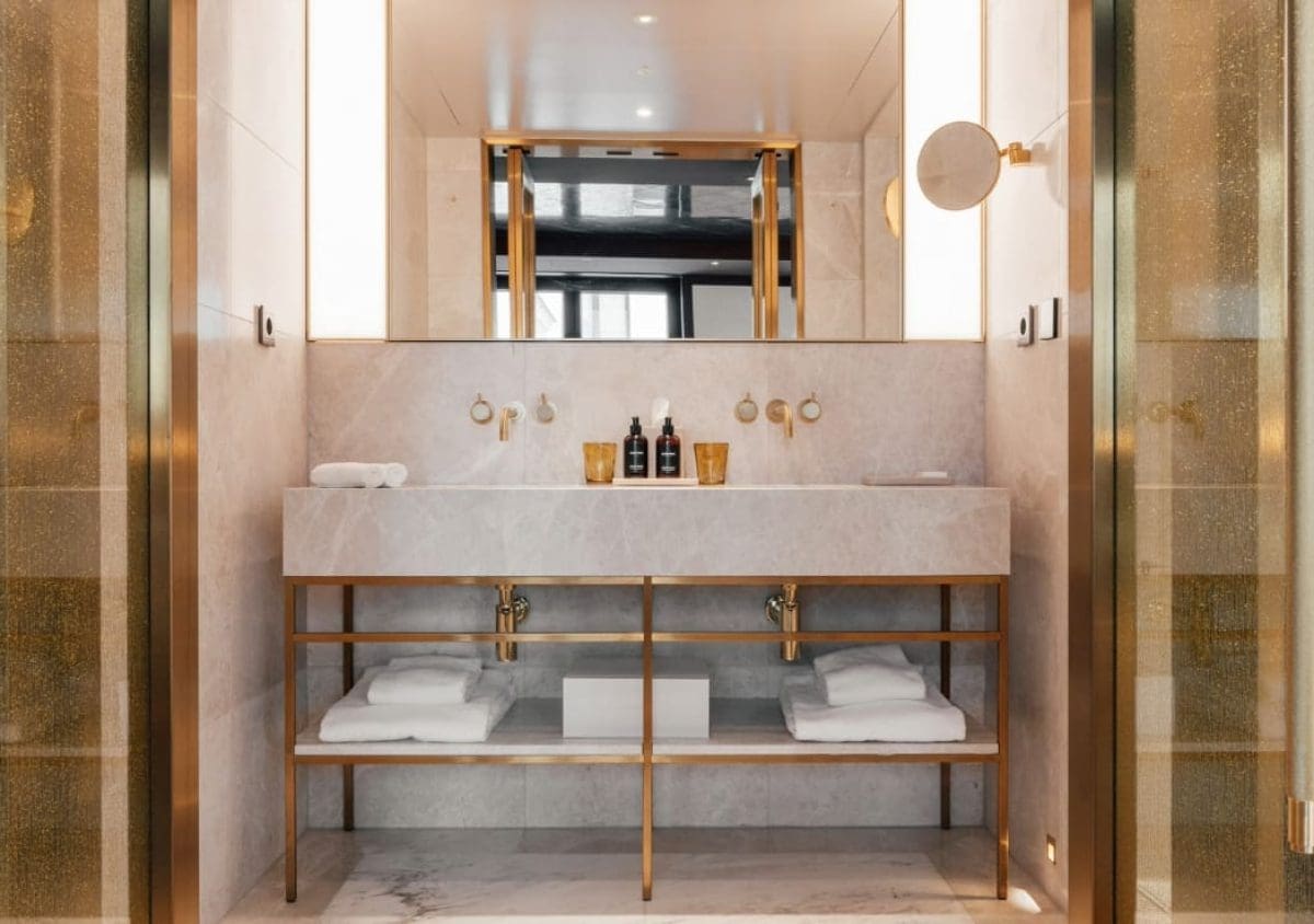 almanac palais vienna - bathroom - 1440px